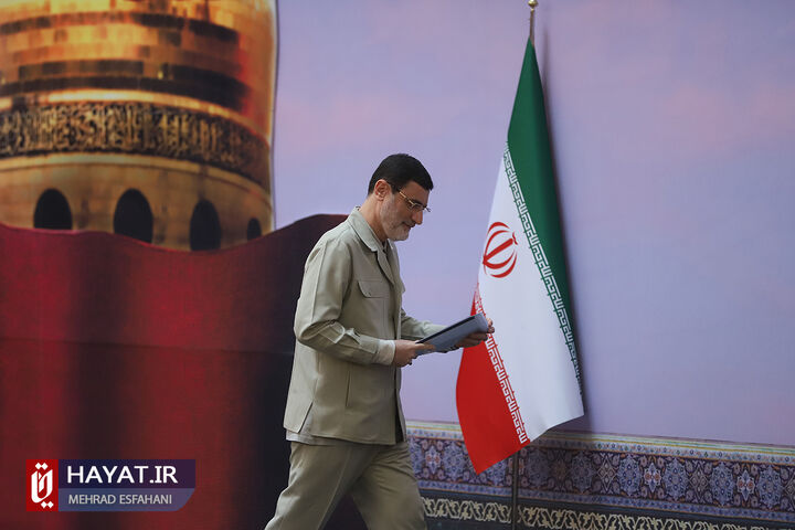 دیدار خانواده شهدای مدافع حرم با رئیس جمهور (2)