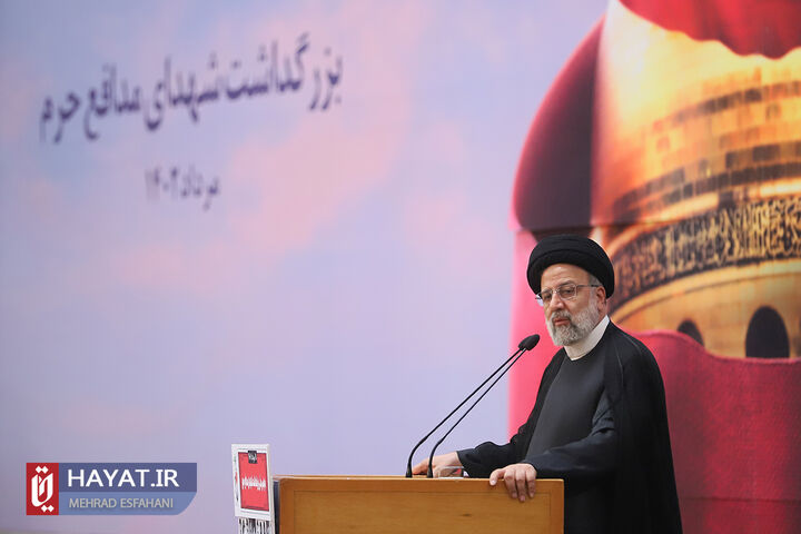 دیدار خانواده شهدای مدافع حرم با رئیس جمهور (2)