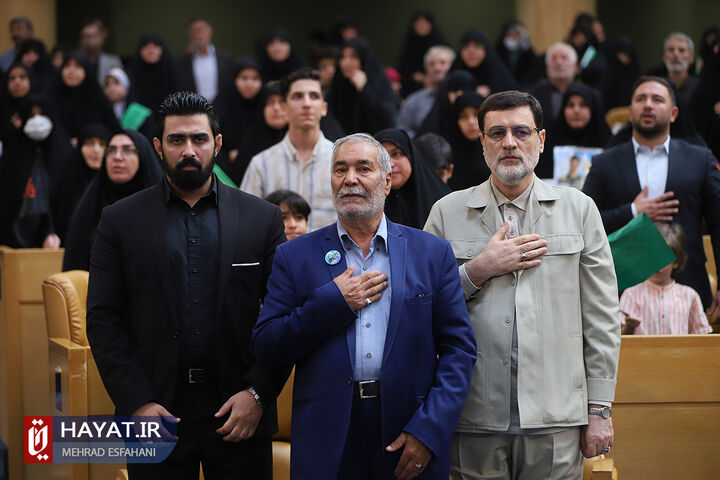 دیدار خانواده شهدای مدافع حرم با رئیس جمهور (2)