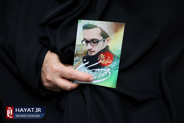 دیدار خانواده شهدای مدافع حرم با رئیس جمهور (2)