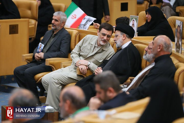 دیدار خانواده شهدای مدافع حرم با رئیس جمهور (2)