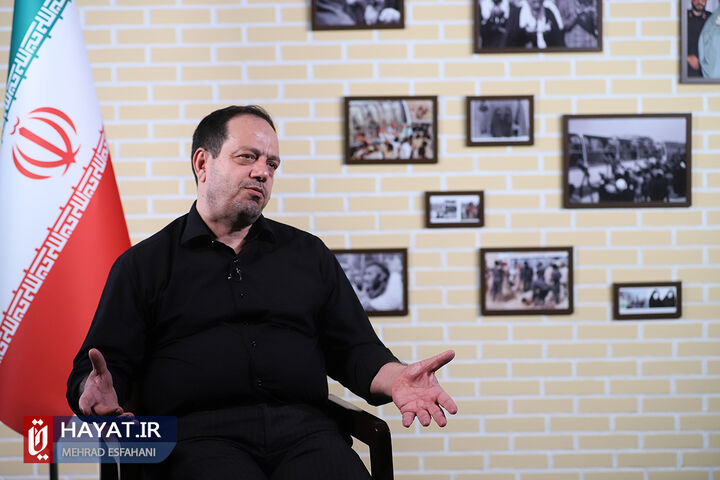 تمام بدنم کرم گذاشته بود/  هیچ تضمینی نبود که صدام مبادله را به هم نزد تمام بدنم کرم گذاشته بود/  هیچ تضمینی نبود که صدام مبادله را به هم نزد