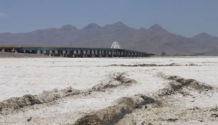 دریاچه ارومیه وضعیت مناسبی ندارد دریاچه ارومیه وضعیت مناسبی ندارد