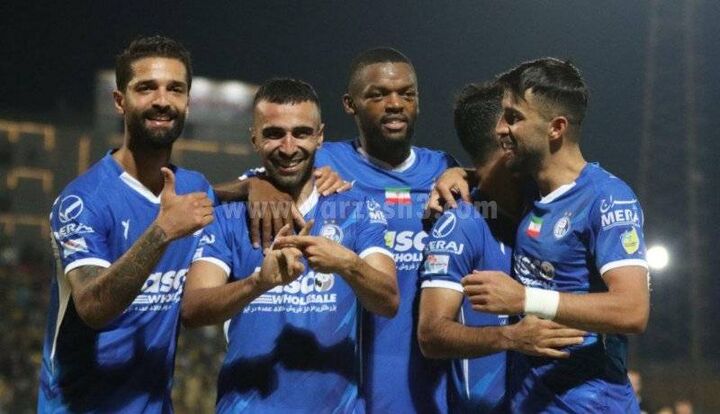 رونمایی از ۱۱ بازیکن سپاهان و استقلال رونمایی از ۱۱ بازیکن سپاهان و استقلال