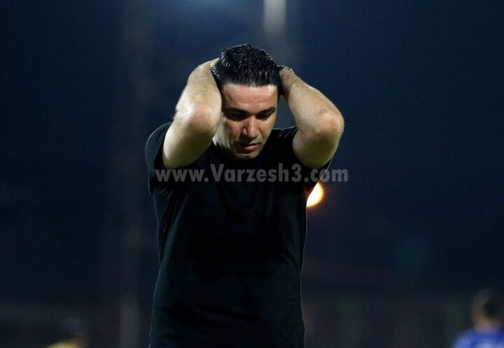 گزارش از رختکن استقلال؛ نکونام خوشحال نبود! گزارش از رختکن استقلال؛ نکونام خوشحال نبود!