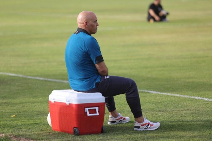 منصوریان در انتظار صدور کارت سه خارجی فولاد منصوریان در انتظار صدور کارت سه خارجی فولاد