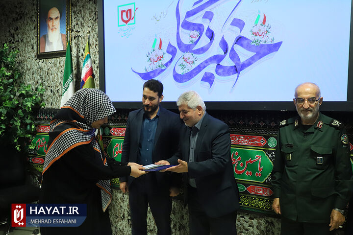 نشست صمیمانه مدیرعامل موزه ملی دفاع مقدس با خبرنگاران به مناسبت روز خبرنگار