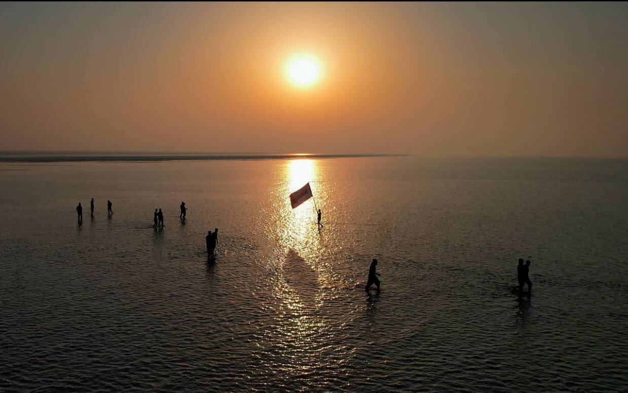 عزاداری متفاوت زائران اربعین در آبهای جنوب عراق