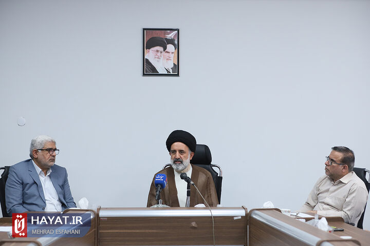 نشست هم اندیشی شورای مشاوران وزرا در امور ایثارگران با نماینده ولی فقیه در بنیاد شهید