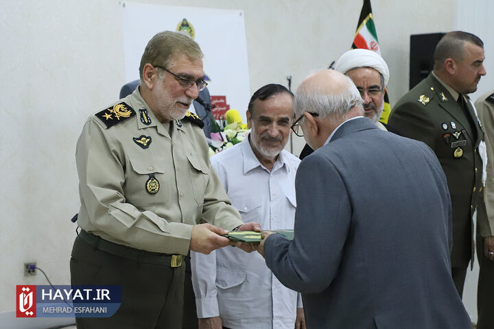 اولین گردهمایی مسئولان نگهداری از اسرای عراقی در دوران دفاع مقدس