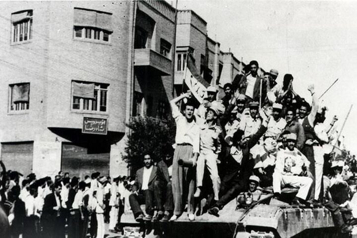 اولین جلسه دادگاهی متهمان کودتای ۲۸ مرداد برگزار میشود اولین جلسه دادگاهی متهمان کودتای ۲۸ مرداد برگزار میشود