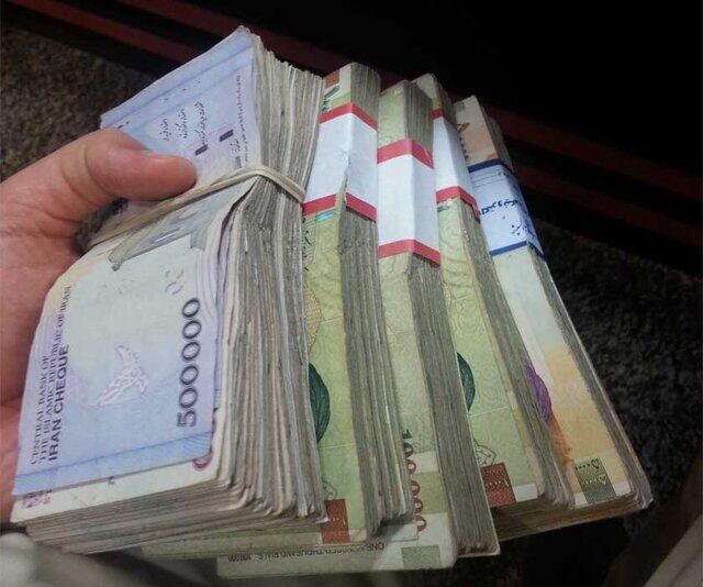 فعلاً برنامهای برای افزایش حقوق کارکنان در نیمه دوم سال نداریم فعلاً برنامهای برای افزایش حقوق کارکنان در نیمه دوم سال نداریم