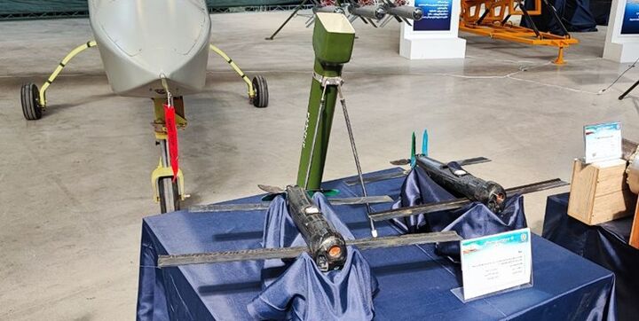 نمایشگاه تجهیزات دفاعی ۱۴۰۲؛ رونمایی از موشک «سینا» و بمب‌های هوشمند «آرمان ۱» و «آرمان ۲»