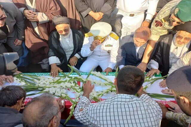 تشییع پیکر شهید آرش امیری، ناوبان سوم تکاور دریایی در منجیل تشییع پیکر شهید آرش امیری، ناوبان سوم تکاور دریایی در منجیل