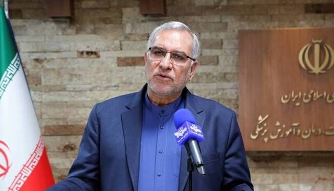 هدیه وزیر بهداشت به پزشکان هدیه وزیر بهداشت به پزشکان