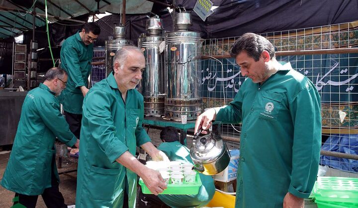 خدمت‌رسانی به زائران پاکستانی اربعین توسط خادمان امام رضا (ع) آغاز شد