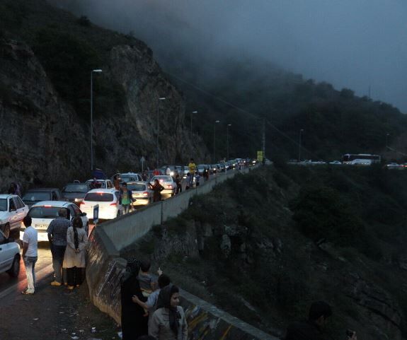 تردد از آزادراه تهران - شمال و کرج به سمت مازندران ممنوع شد تردد از آزادراه تهران - شمال و کرج به سمت مازندران ممنوع شد