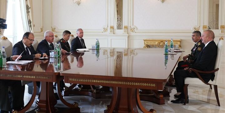 وزیر دفاع ترکیه با الهام علیاف دیدار کرد وزیر دفاع ترکیه با الهام علیاف دیدار کرد