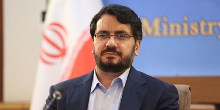 وزیر راه و شهرسازی وارد قم شد وزیر راه و شهرسازی وارد قم شد