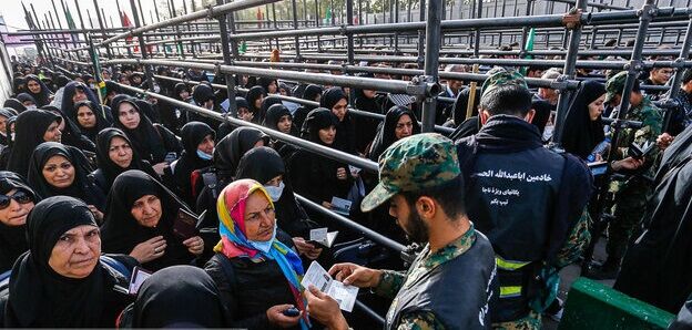 روز گذشته ۵۰ هزار نفر از مرز خسروی خارج شدند روز گذشته ۵۰ هزار نفر از مرز خسروی خارج شدند
