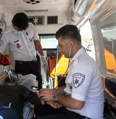 تصادف ون زائران ایرانی در عراق ۷ مصدوم بر جای گذاشت تصادف ون زائران ایرانی در عراق ۷ مصدوم بر جای گذاشت