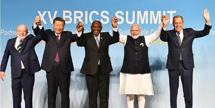 اولیانوف: در بریکس رئیس وجود ندارد و همه برابرند اولیانوف: در بریکس رئیس وجود ندارد و همه برابرند