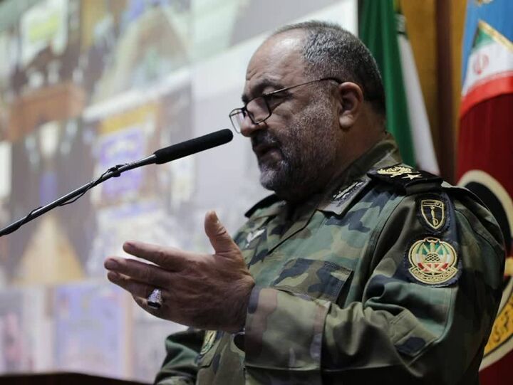 فرهنگ ناب دفاع مقدس، نشات گرفته از خون پاک شهدا است/ دوران دفاع مقدس، اوج افتخارات نیروهای مسلح کشور است فرهنگ ناب دفاع مقدس، نشات گرفته از خون پاک شهدا است/ دوران دفاع مقدس، اوج افتخارات نیروهای مسلح کشور است