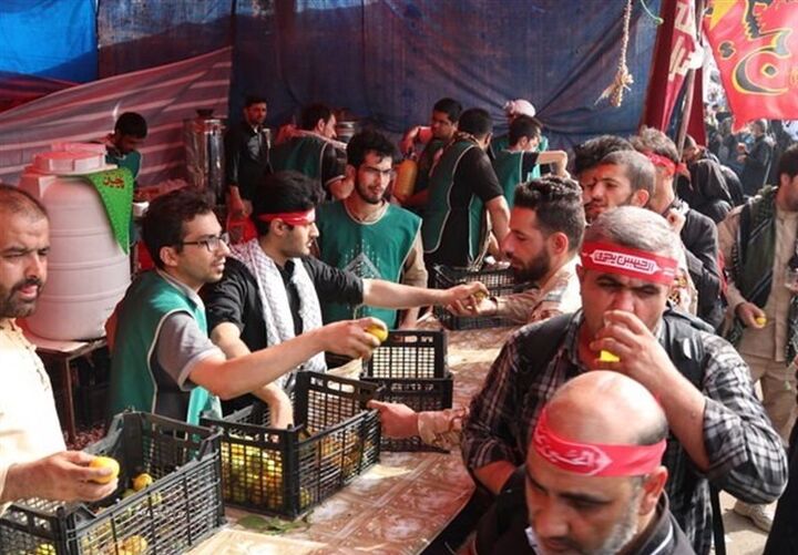 خدمترسانی خادمان امامزاده سیدعباس(ع) در عمود 885 خدمترسانی خادمان امامزاده سیدعباس(ع) در عمود 885