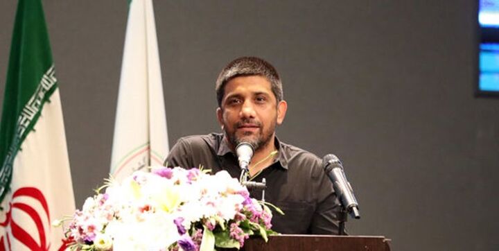 دبیر: شأن کشتی زمانی پایین آمد که کشتی گیران روی پتوی شپش زده خوابیدند! دبیر: شأن کشتی زمانی پایین آمد که کشتی گیران روی پتوی شپش زده خوابیدند!