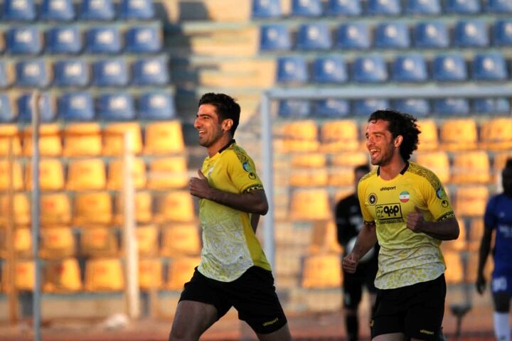 جدایی حسینی از سپاهان به مقصد ذوب آهن جدایی حسینی از سپاهان به مقصد ذوب آهن