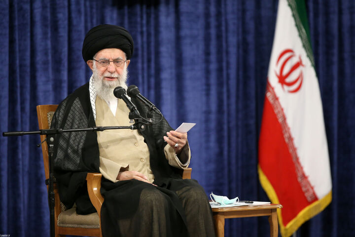 رهبر انقلاب: اولویت اصلی کشور اقتصاد و فرهنگ است/ دولت کارهای بزرگ و زیربنایی انجام داده است رهبر انقلاب: اولویت اصلی کشور اقتصاد و فرهنگ است/ دولت کارهای بزرگ و زیربنایی انجام داده است