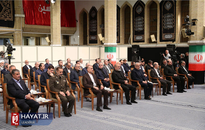 دیدار رهبر انقلاب با رئیس‌جمهور و اعضای هیئت دولت