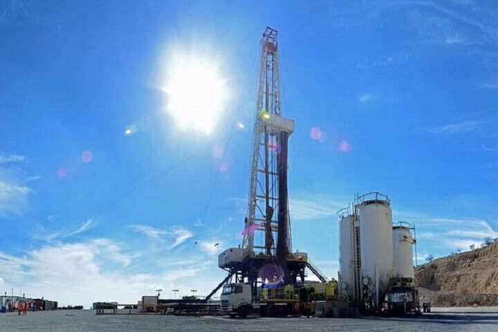 فراهم شدن ۳۰۰ فرصت شغلی با فعال شدن میدان نفتی خشت کازرون فراهم شدن ۳۰۰ فرصت شغلی با فعال شدن میدان نفتی خشت کازرون