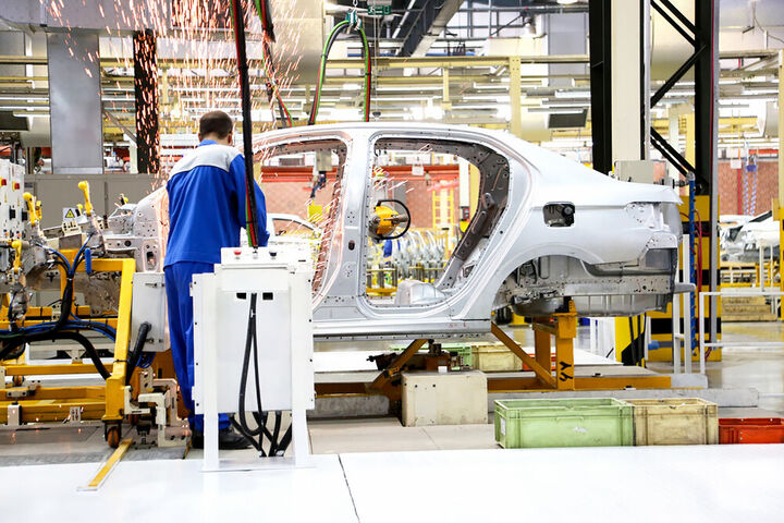 خودرو روی لاین سرعت خودرو روی لاین سرعت