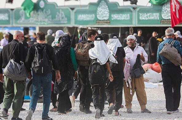 ۳۵ درصد زائران اربعین به کشور بازگشتهاند ۳۵ درصد زائران اربعین به کشور بازگشتهاند