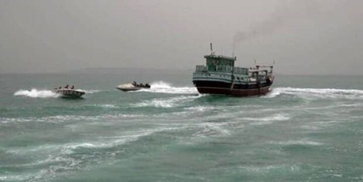 ۱۰۰ فروند لنج سنتی در بنادر غرب هرمزگان غربالگری شد ۱۰۰ فروند لنج سنتی در بنادر غرب هرمزگان غربالگری شد