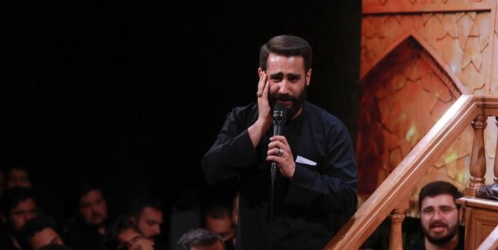 حسین طاهری «حیاتنا الحسین» را بر اساس شعار اربعین امسال خواند حسین طاهری «حیاتنا الحسین» را بر اساس شعار اربعین امسال خواند