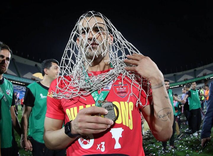 کارد و استخوان؛ وضعیت عیسی در سپاهان کارد و استخوان؛ وضعیت عیسی در سپاهان