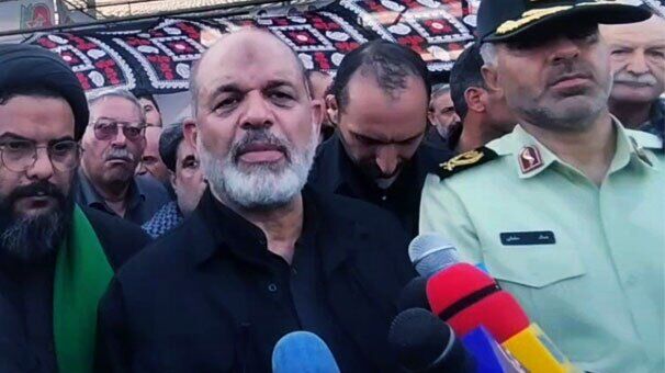 مردم استان ایلام در پذیرایی از زائران سنگ تمام گذاشتند مردم استان ایلام در پذیرایی از زائران سنگ تمام گذاشتند