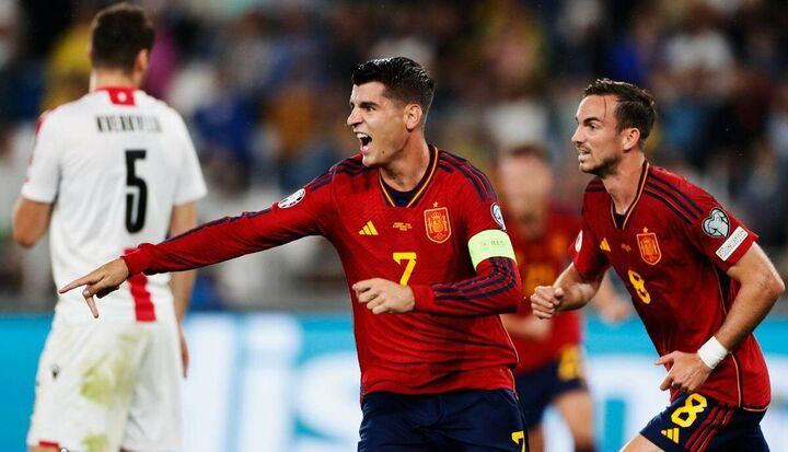 گرجیها در خانه تحقیر شدند گرجیها در خانه تحقیر شدند