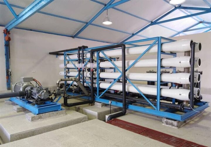 آب شرب آبشیرینکن خلیج فارس به ۲ شهر و ۲۱ روستای هرمزگان میرسد آب شرب آبشیرینکن خلیج فارس به ۲ شهر و ۲۱ روستای هرمزگان میرسد