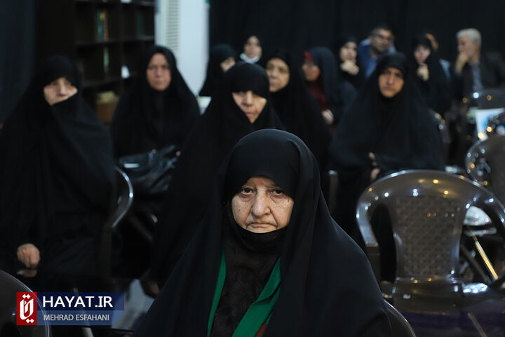 دیدار مردمی رئیس بنیاد شهید و امور ایثارگران با خانواده های شهدا