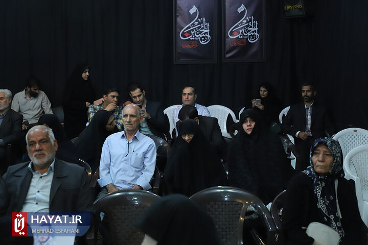 دیدار مردمی رئیس بنیاد شهید و امور ایثارگران با خانواده های شهدا