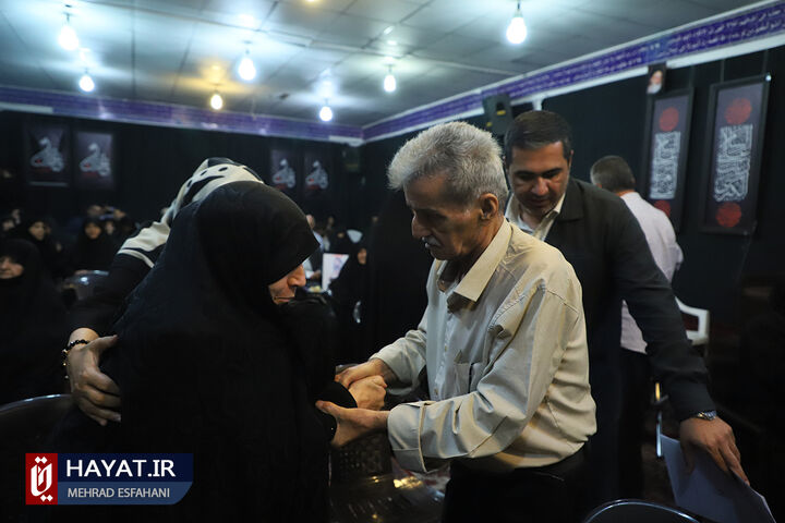 دیدار مردمی رئیس بنیاد شهید و امور ایثارگران با خانواده های شهدا