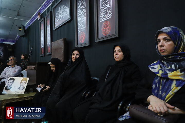 دیدار مردمی رئیس بنیاد شهید و امور ایثارگران با خانواده های شهدا