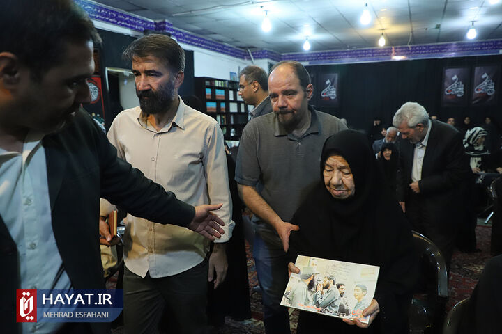 دیدار مردمی رئیس بنیاد شهید و امور ایثارگران با خانواده های شهدا