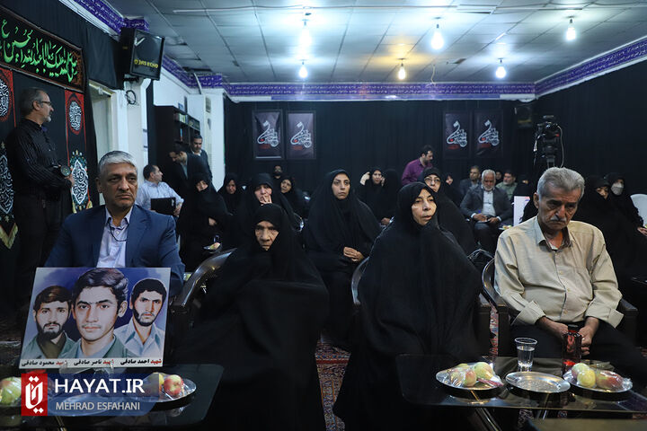 دیدار مردمی رئیس بنیاد شهید و امور ایثارگران با خانواده های شهدا