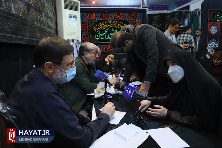 دیدار مردمی رئیس بنیاد شهید و امور ایثارگران با خانواده های شهدا