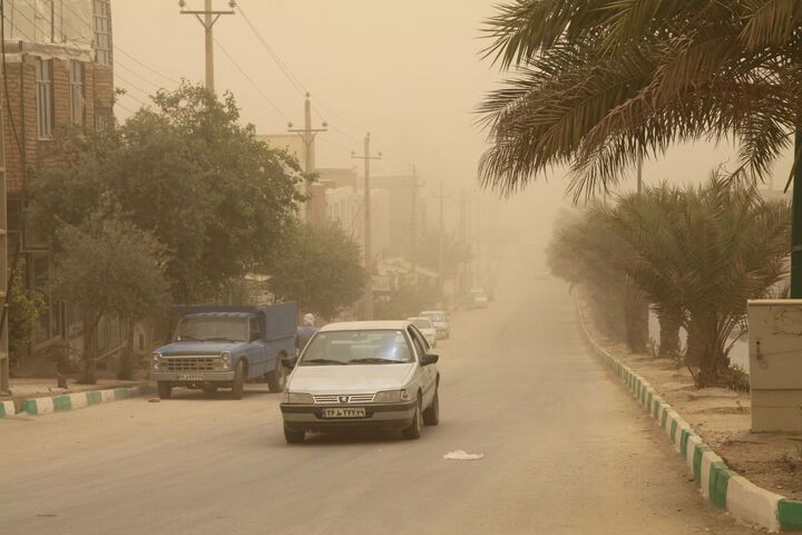 گرد و غبار دید افقی در قصرشیرین را به یک هزار و ۴۰۰ متر کاهش داد