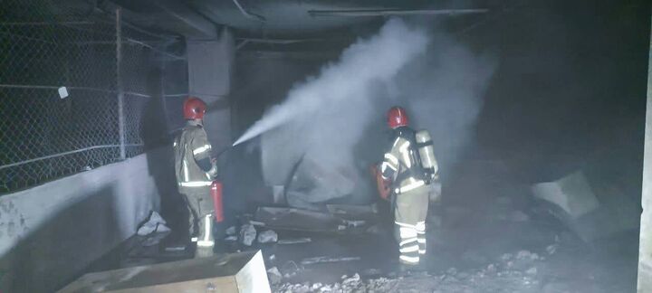 حریق در ساختمان نیمه کاره/ تانکر گازوئیل شعله ور شد حریق در ساختمان نیمه کاره/ تانکر گازوئیل شعله ور شد